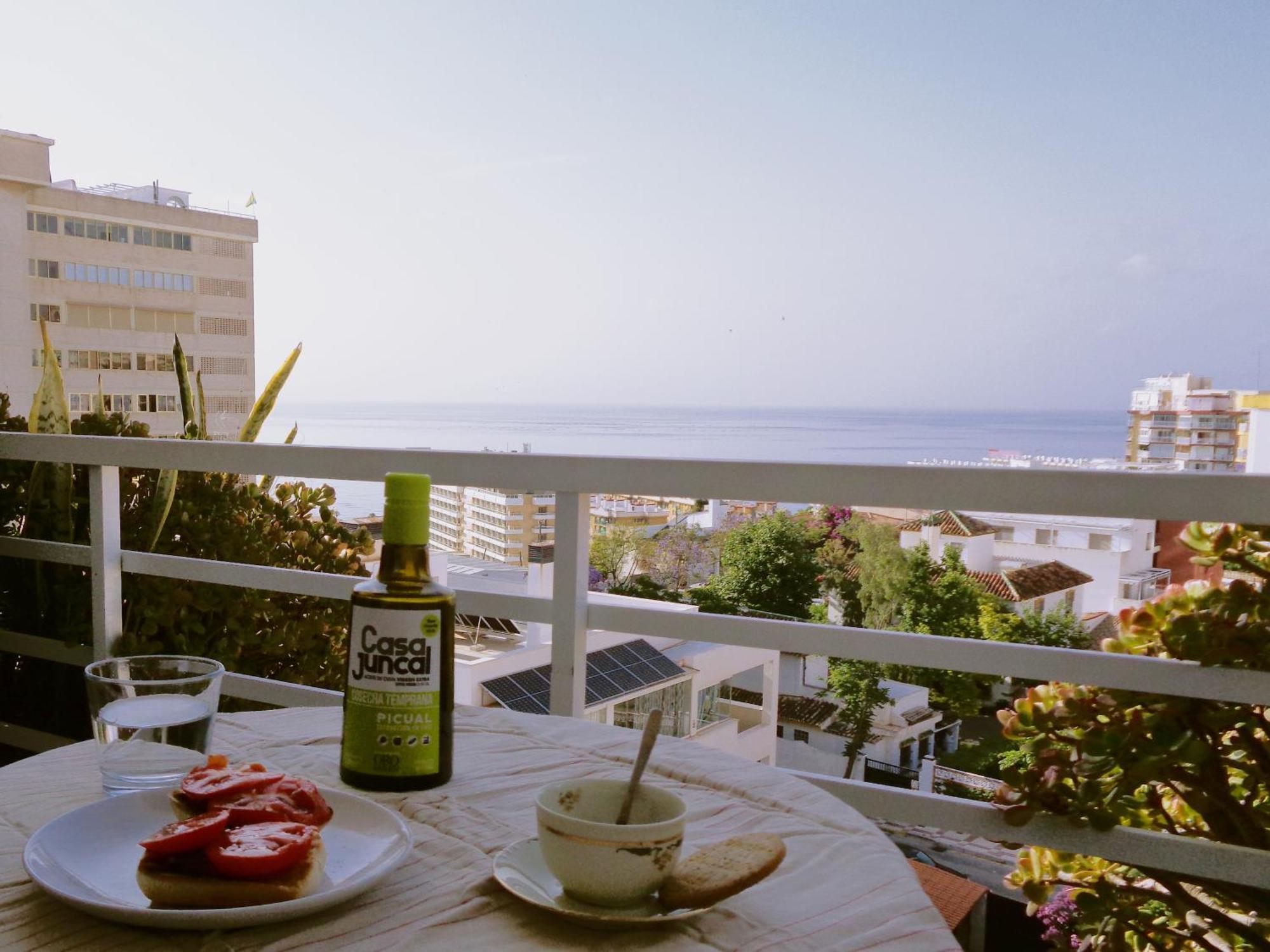 Light-Filled Apartment With Sea Views Torremolinos Dış mekan fotoğraf